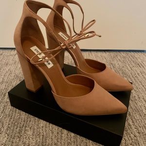 Steve Madden pointed toe pumps